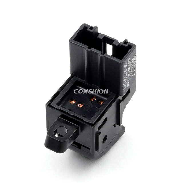 UR5666370马自达BT50的电动窗开关 